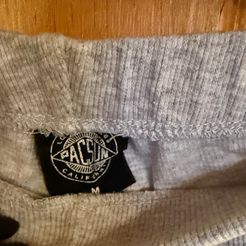 PacSun Light Gray Ribbed Tee - Picture 2 of 2